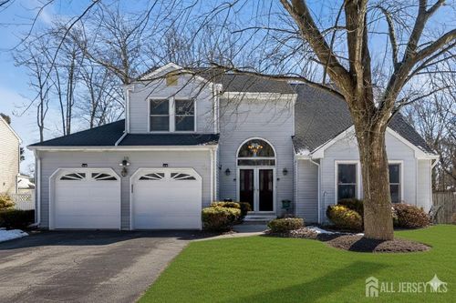 15 Walnut Ct, Matawan, NJ, 07747-9608 | Card Image