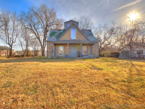 225 N Delaware Ave, Coweta, OK, 74429-2401 | Card Image