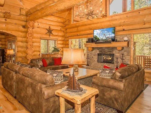 641 Pinnacle Vista Rd, Gatlinburg, TN, 37738-6594 | Card Image