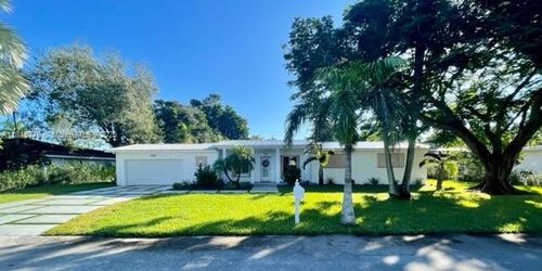 15925 Sw 83rd Ct, Palmetto Bay, FL, 33157-2195 | Card Image