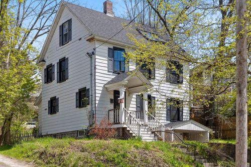 418 Saint Paul St, Burlington, VT, 05401-4650 | Card Image