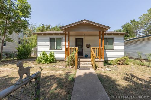 617 E Comanche St, Norman, OK, 73071-5611 | Card Image