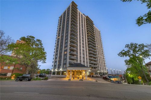 710-2200 Victory Pkwy, Cincinnati, OH, 45206-2823 | Card Image