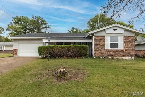 11790 New Halls Ferry Rd, Florissant, MO, 63033-6925 | Card Image