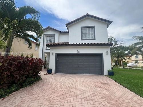 1298 Nw 192nd Ter, Pembroke Pines, FL, 33029-4511 | Card Image