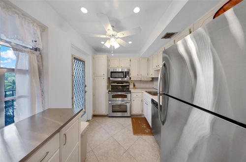 apt-302-3000 N Palm Aire Dr, Pompano Beach, FL, 33069-3433 | Card Image