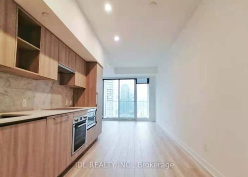 2806-19 Bathurst St, Toronto, ON, M5V0N2 | Card Image