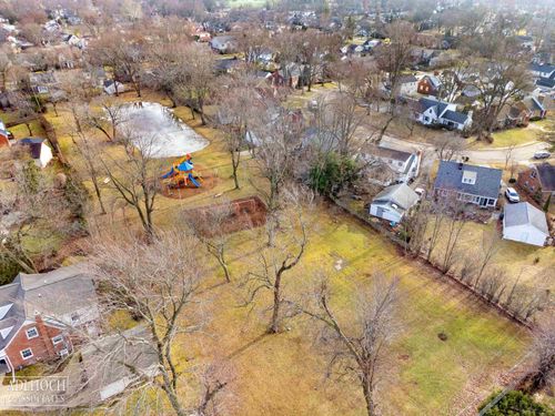 19980 W Clairview Ct, Grosse Pointe Woods, MI, 48236-2306 | Card Image