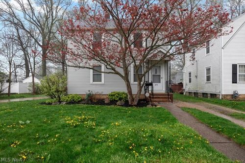 254 Boston Ave, Elyria, OH, 44035-6204 | Card Image