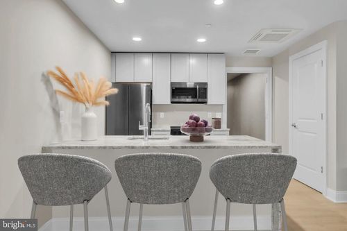 1824-1801 Market St, PHILADELPHIA, PA, 19103-1628 | Card Image