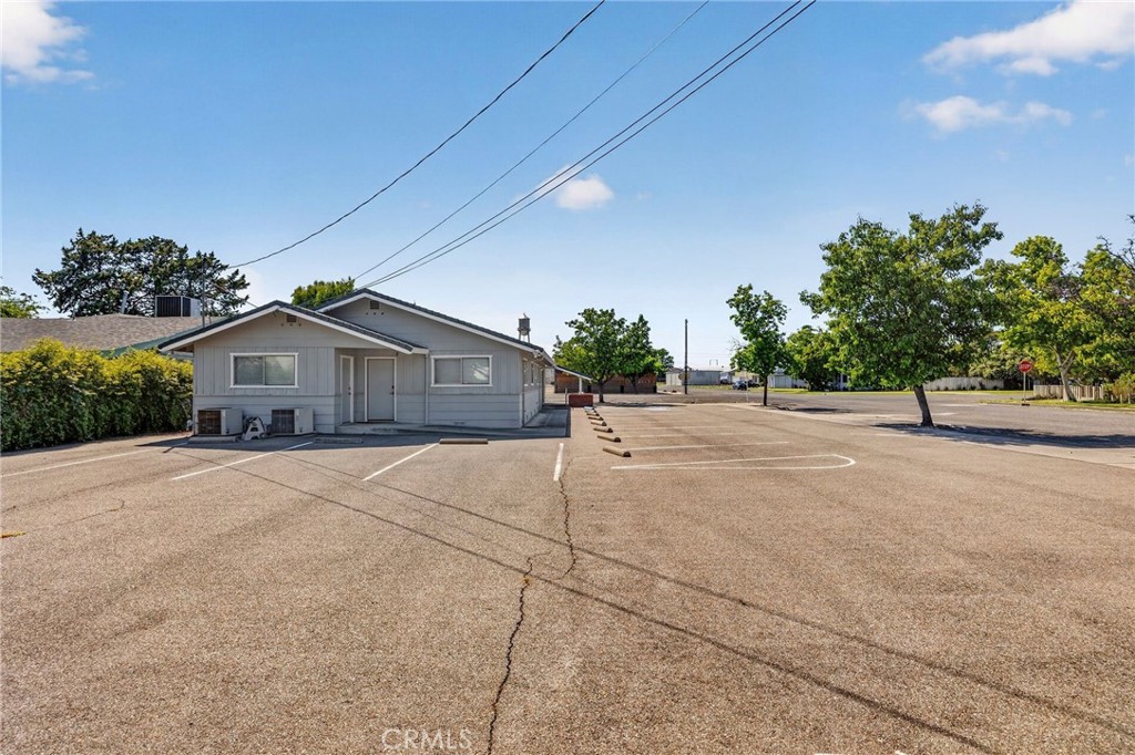 Commercial Lease in Orland 5