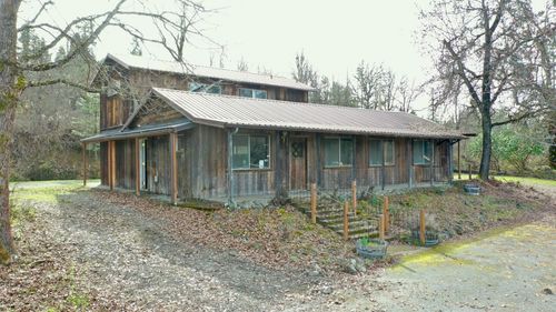 215 Galice Rd, Merlin, OR, 97532-8752 | Card Image