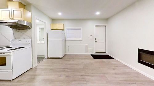 966 Stewart Avenue, Coquitlam, BC, V3K2N6 | Card Image