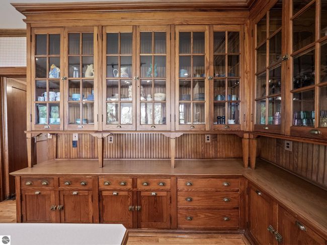 431 Michigan Ave, House other with 10 bedrooms, 7 bathrooms and null parking in Charlevoix MI | Image 24