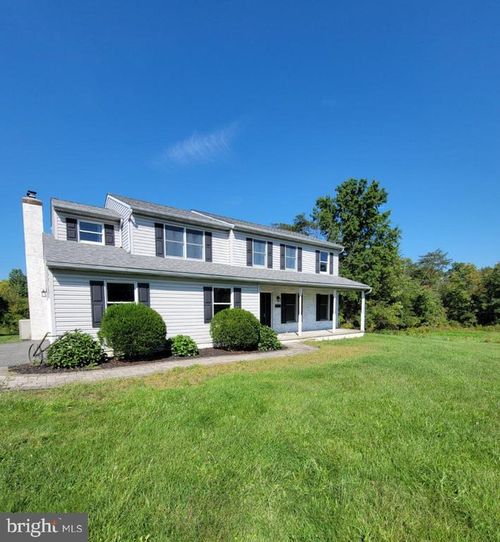 328 Township Line Rd, DOUGLASSVILLE, PA, 19518-1617 | Card Image