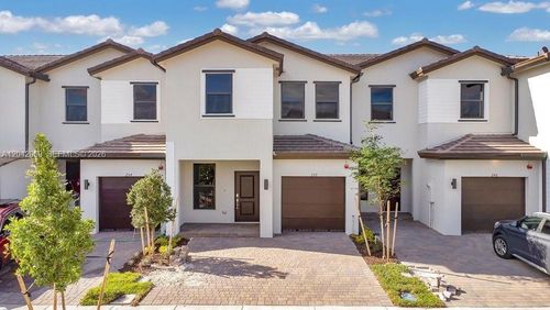 250 Sw 159th Ln, Pembroke Pines, FL, 33027-5063 | Card Image