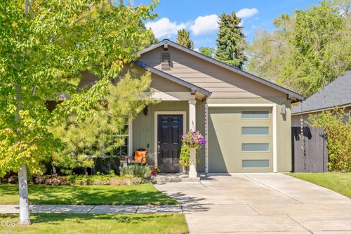 637 Ne Mason Rd, Bend, OR, 97701-7745 | Card Image