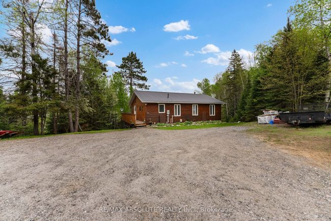 4666 Matawatchan Rd, House other with 3 bedrooms, 2 bathrooms and 8 parking in Griffith ON | Image 48