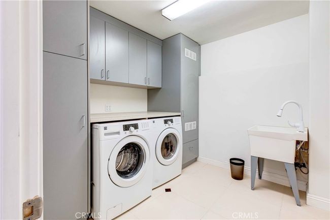 202 Edwards Pl, House other with 3 bedrooms, 4 bathrooms and 2 parking in Glendale CA | Image 24