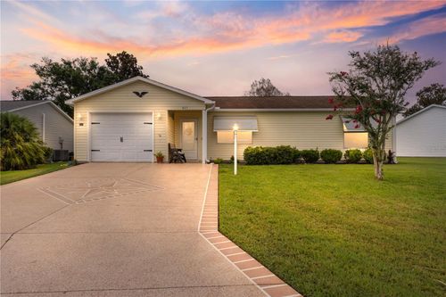 417 San Marino Dr, LADY LAKE, FL, 32159-8660 | Card Image