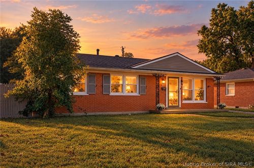 1840 Park Pl, Jeffersonville, IN, 47130-4891 | Card Image