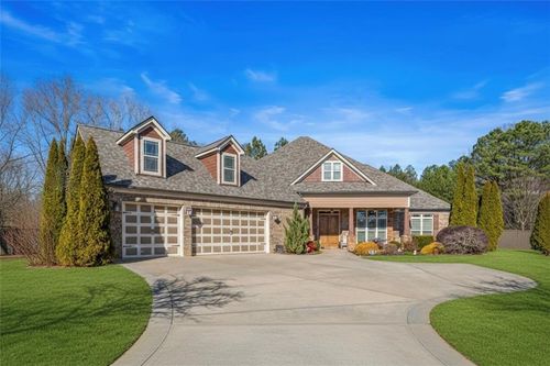 215 Berry Hill Ln, Tyrone, GA, 30290-1697 | Card Image