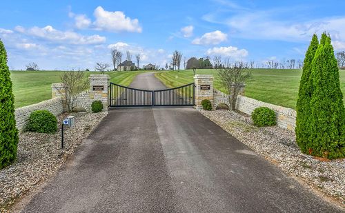 4575 Wilson Lake Ln, Lexington, KY, 40516-9025 | Card Image