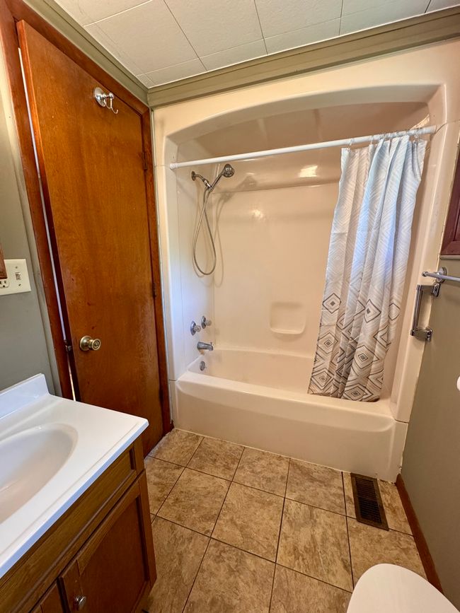 1202 E Water St, House other with 1 bedrooms, 1 bathrooms and 4 parking in Pontiac IL | Image 17