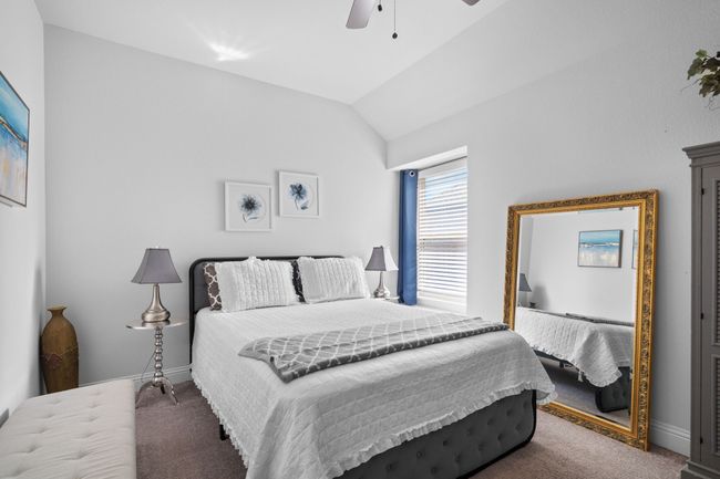 Large and inviting guest suite! | Image 22