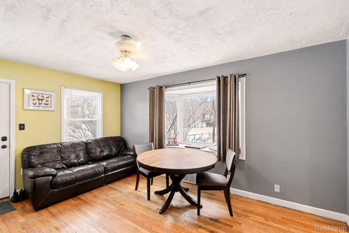 2515 Normadele Ave, Waterford, MI, 48328-1733 | Card Image