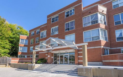 ph8-9 Chalmers Rd, Richmond Hill, ON, L4B3N3 | Card Image