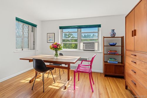 apt-4t-73 Austin St, Forest Hills, NY, 11375-6225 | Card Image