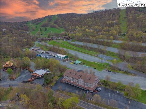 apt-208-1005 Beech Mountain Pkwy, Beech Mountain, NC, 28604-7450 | Card Image