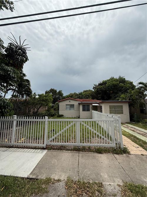 110 Sw 64th Ct, Miami, FL, 33144-3126 | Card Image