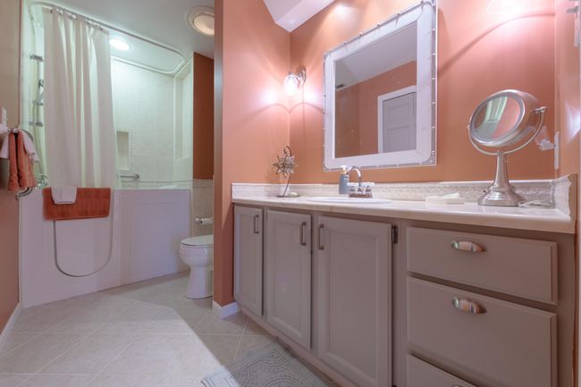 Primary Bath | Image 19