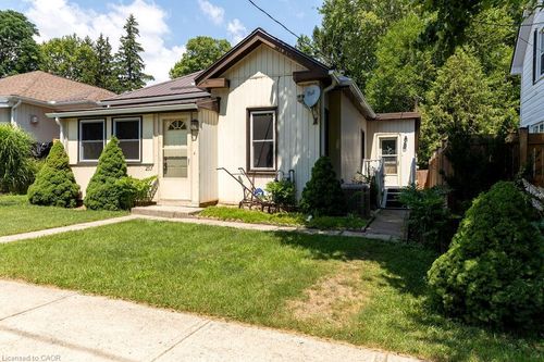 257 Union St, Simcoe, ON, N3Y2B4 | Card Image