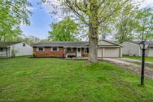 3665 Elmhurst Ct, Kent, OH, 44240-6605 | Card Image