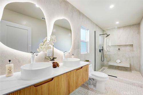 14931 Minnehaha St, San Fernando, CA, 91345-2125 | Card Image