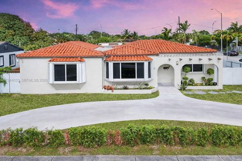 591 Se 5th St, Hialeah, FL, 33010-5328 | Card Image