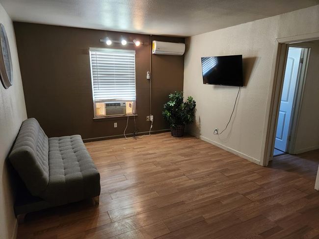 Living Room | Image 7