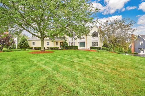 106 Brentwood Dr, Glastonbury, CT, 06033-2855 | Card Image