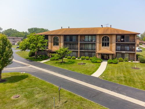 apt-2d-11114 Heritage Dr, Palos Hills, IL, 60465-3122 | Card Image