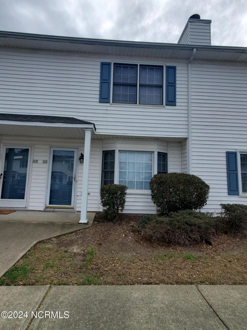s2-3805 Sterling Pointe Dr, Winterville, NC, 28590-5838 | Card Image
