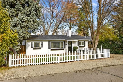 545 E C St, Jacksonville, OR, 97530-9263 | Card Image