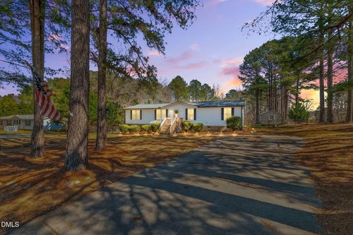 12 Red Oak Dr, Smithfield, NC, 27577-6943 | Card Image