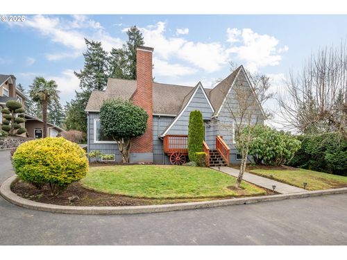 2 Country Club Dr, Longview, WA, 98632-5425 | Card Image