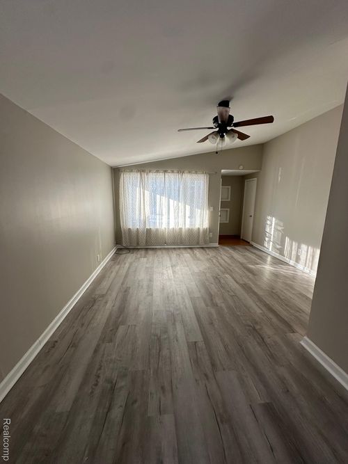 23368 Tawas Ave, Hazel Park, MI, 48030-2722 | Card Image