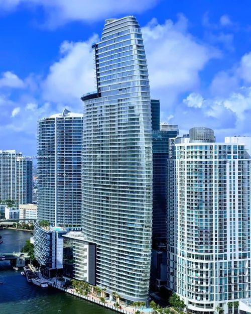 4603-300 Biscayne Boulevard Way, Miami, FL, 33131-2202 | Card Image