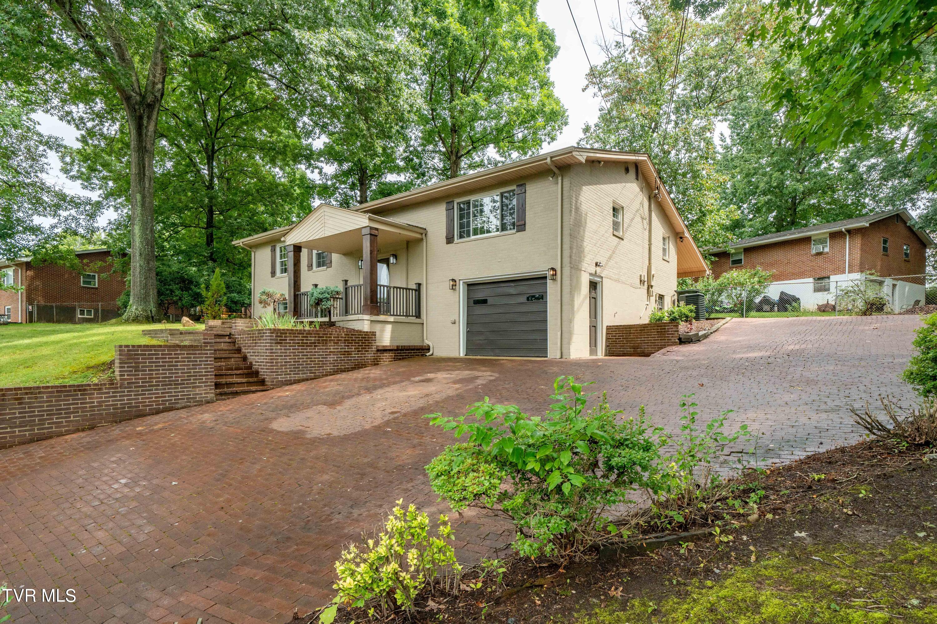 Liberty Dr, Kingsport, TN 37663