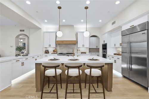 17 Lowland, Irvine, CA, 92602-0837 | Card Image